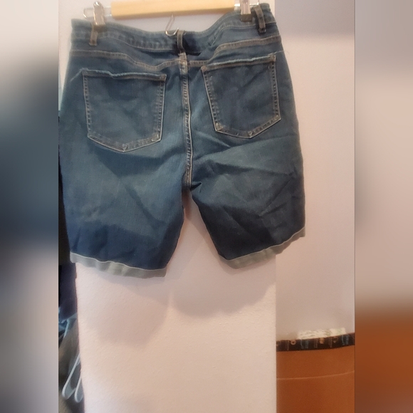 Womens size 14 time and tru bermuda shorts - Picture 2 of 5
